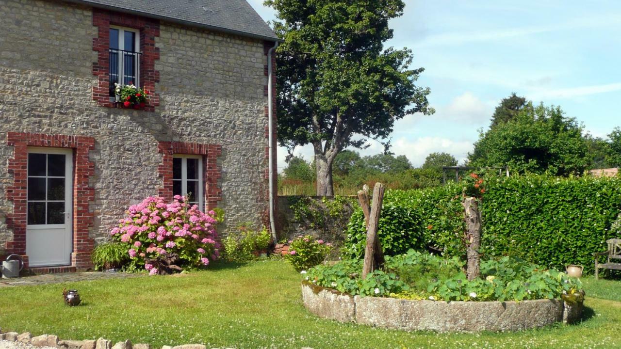 Gite De La Cour Vautier Mandeville-en-Bessin 外观 照片